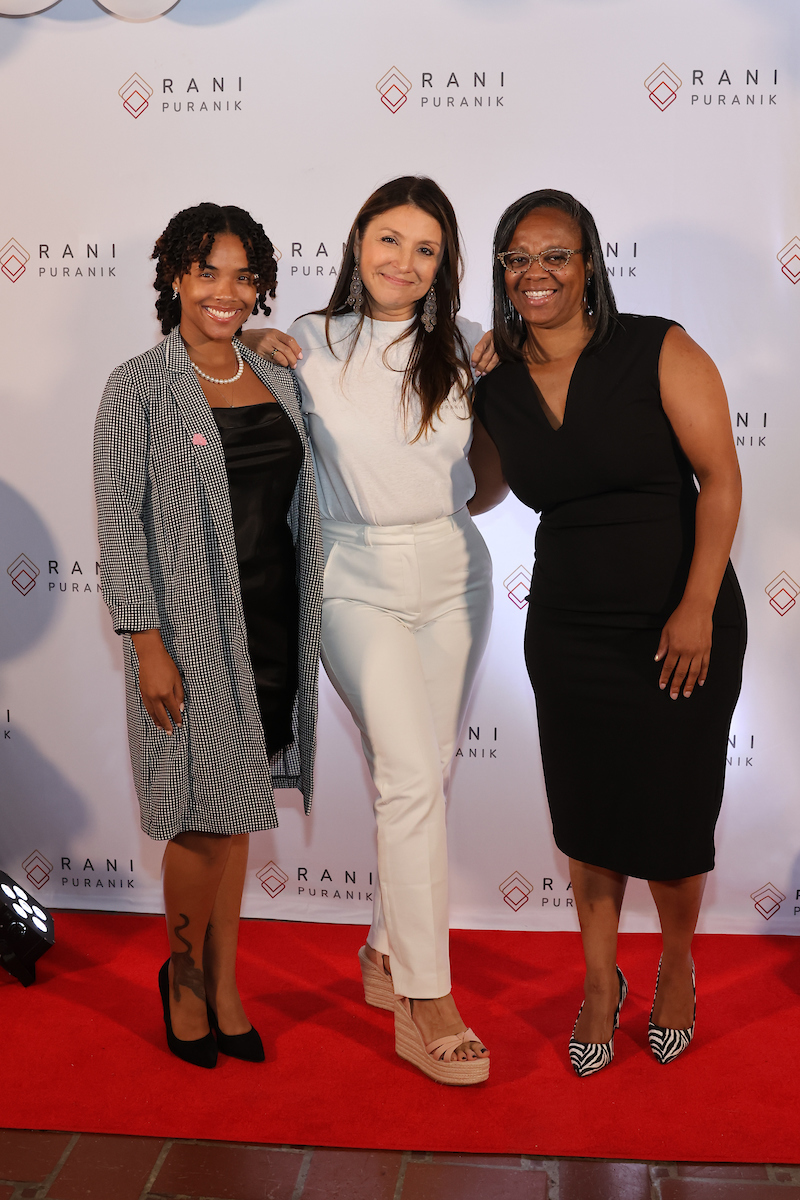 37 BOOK LAUNCH CHARLY ROXANA HELEN